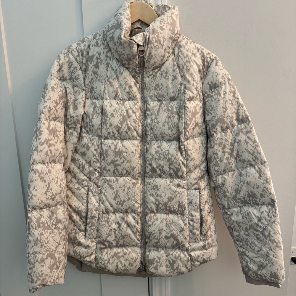 Athleta Women's Patterned Puffer Jacket - image 1